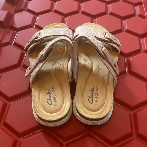 Clarks Collection Sandals - Picture 4 of 11